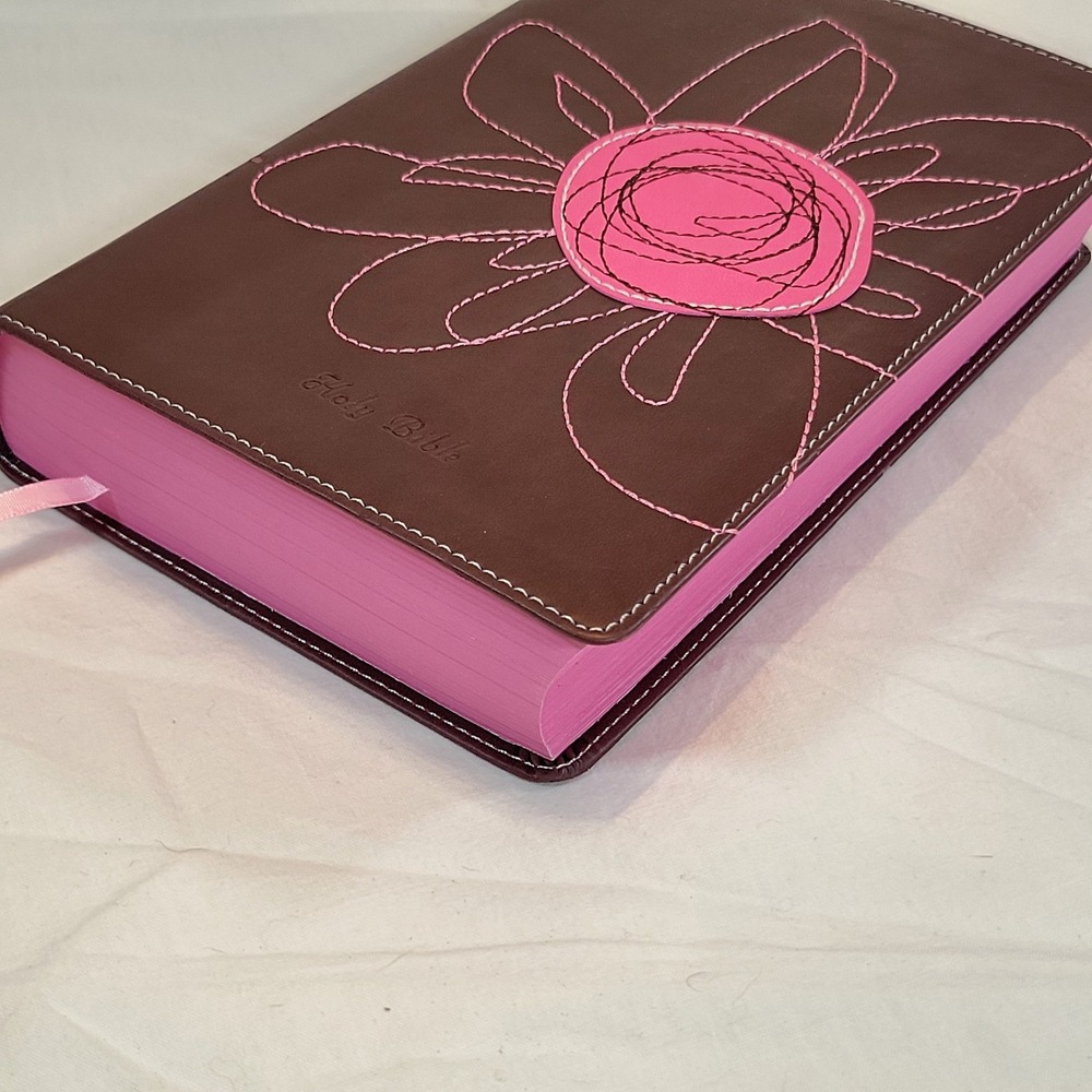 Zondervan NIV True Images Bible Teen Girls Brown Pink Flower Italian Duo-Tone - Picture 2 of 12